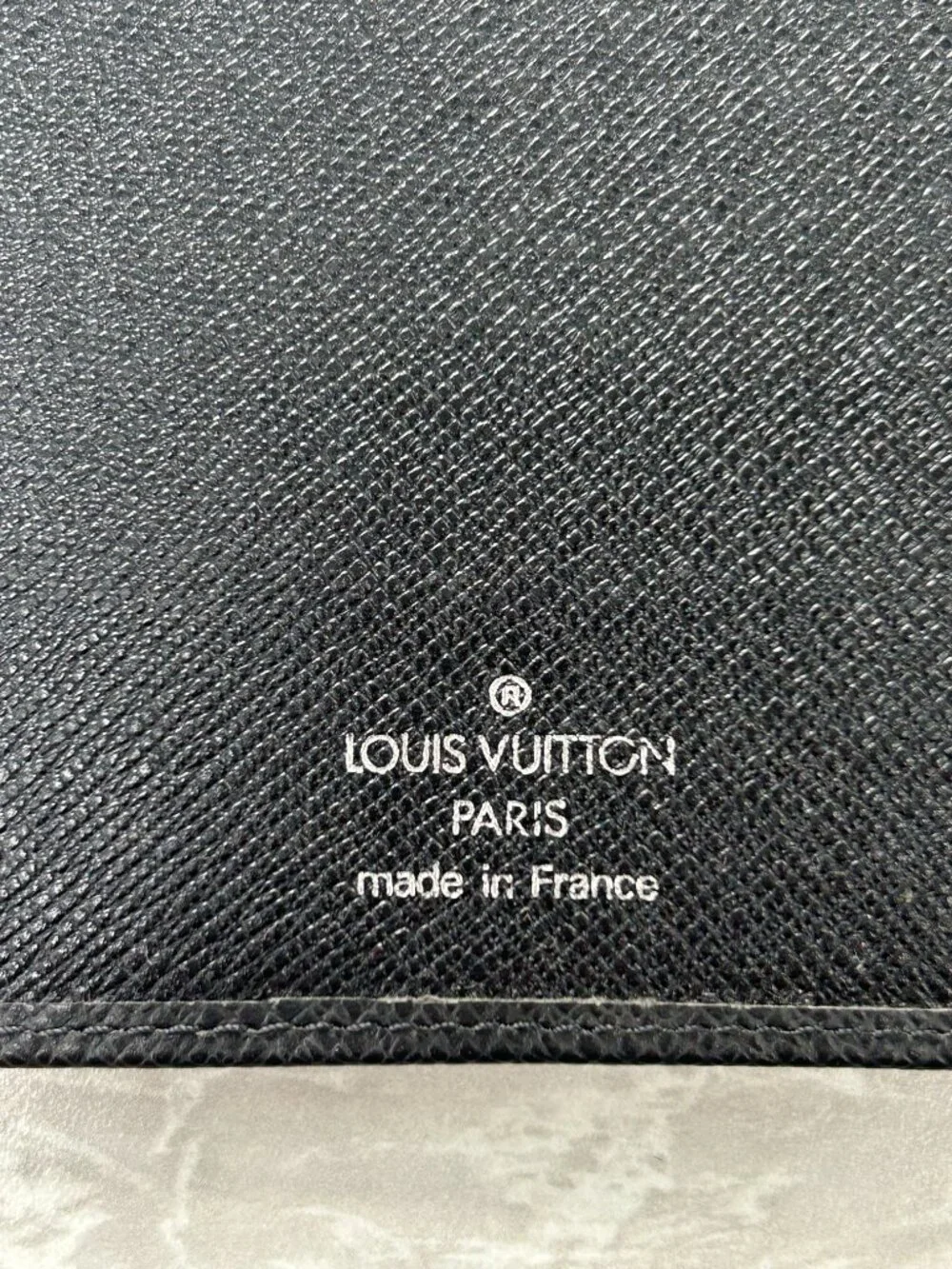 Louis Vuitton Taiga Leather Checkbook Holder/Wallet w/ Entrupy